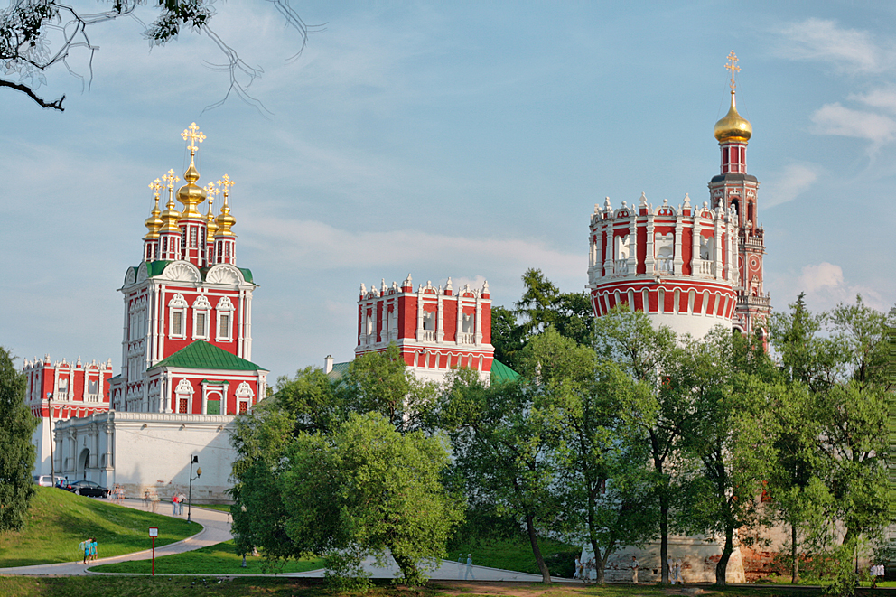 Новодевичий монастырь отзывы. Новодевичий монастырь в Москве. Богородице-Смоленский Новодевичий женский монастырь, Москва. Ансамбль Новодевичьего монастыря. Постройки Новодевичьего монастыря.