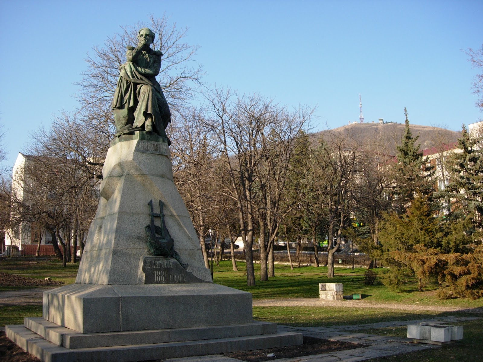 Лермонтов фото памятник