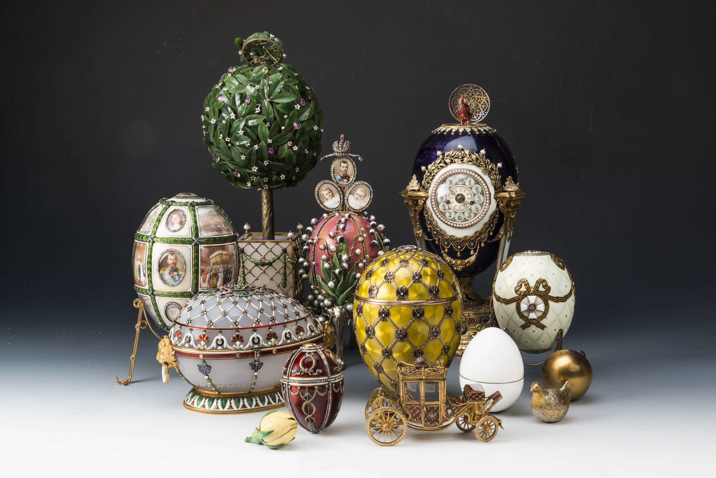 Яйца фаберже на пасху. Яйца Фаберже музей в Санкт-Петербурге. Музей Фаберже яйца. Коллекция яиц Фаберже Вексельберга.