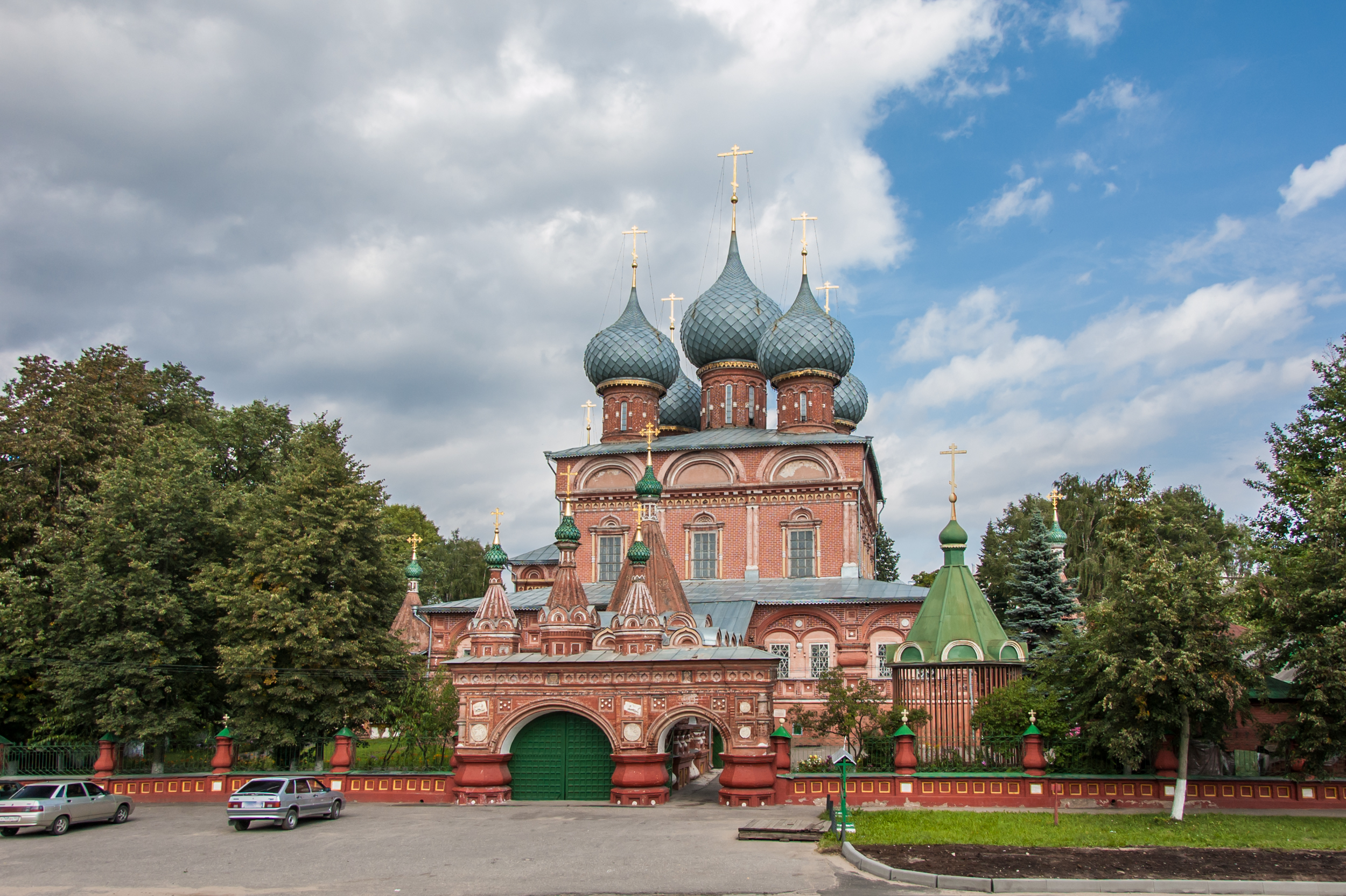 Церковь воскресения. Храм на Дебре Кострома. Церковь Воскресения Христова на Дебре. Церковь Воскресения на Дебре город Кострома. Воскресенская Церковь на Дебре в Костроме.