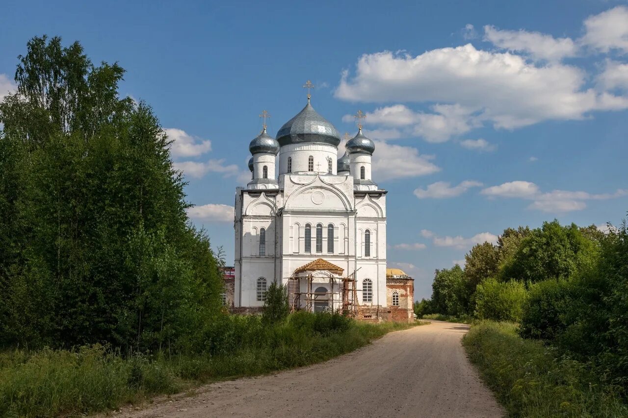 Погода михайловское харовский. Кумзеро Вологодская область. Храм в Кумзеро Вологодская.